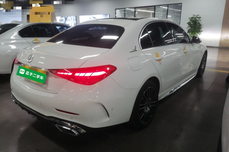 奔驰C级 2022款 改款 C 260 L 运动版车身外观7