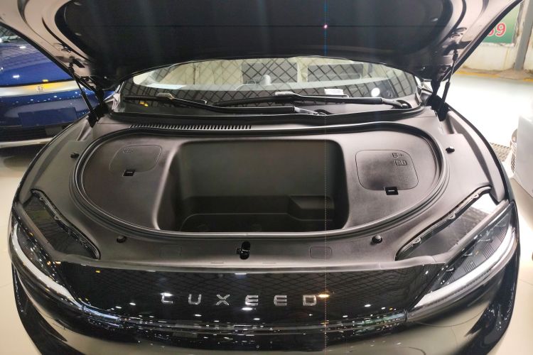 鸿蒙智行 智界R7 2024款 纯电 802km Max机舱底盘24