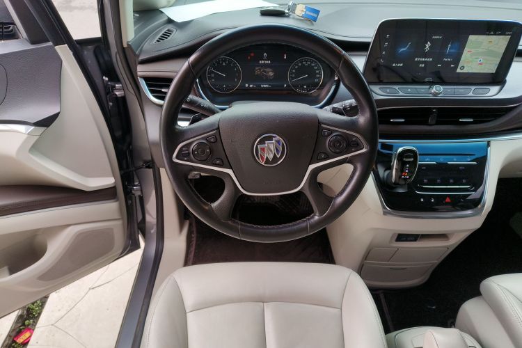 别克GL8 2020款 陆上公务舱 652T 豪华型中控内饰13