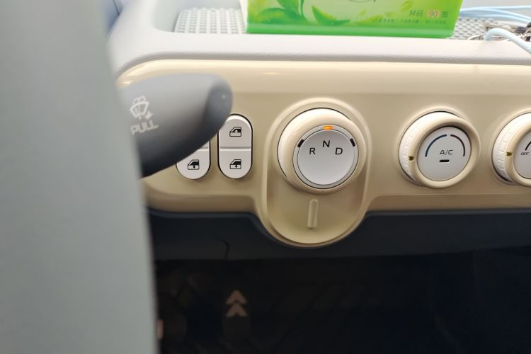 奔腾小马 2025款 222km 灵动马中控内饰18