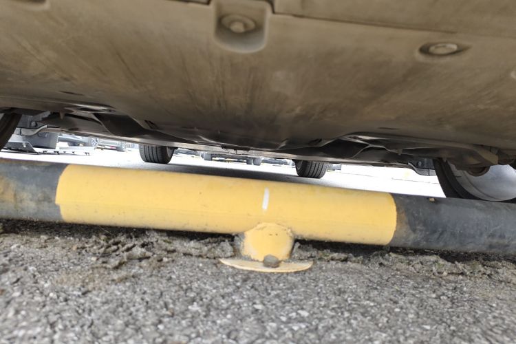 特斯拉 Model Y 2021款 长续航全轮驱动版 3D7局部细节9008