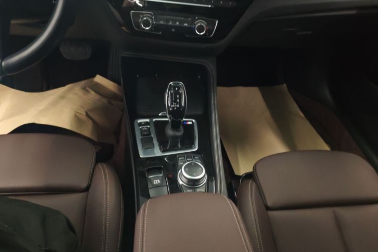 宝马1系 2023款 120i M运动曜夜版中控内饰18