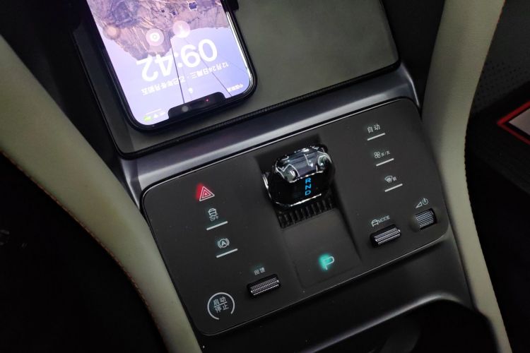 比亚迪 宋PLUS新能源 2023款 冠军版 EV 520KM 尊贵型局部细节18