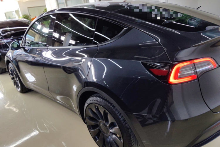 特斯拉 Model Y 2024款 后轮驱动版车身外观6003