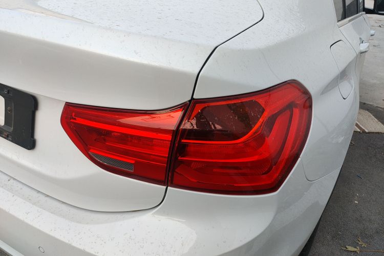 宝马1系 2018款 118i 时尚型车身外观9