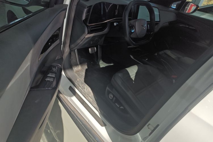 红旗EH7 2024款 820 Pro中控内饰20