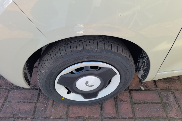 五菱汽车 宏光MINIEV 2024款 第三代 215km 青春版车身外观6007