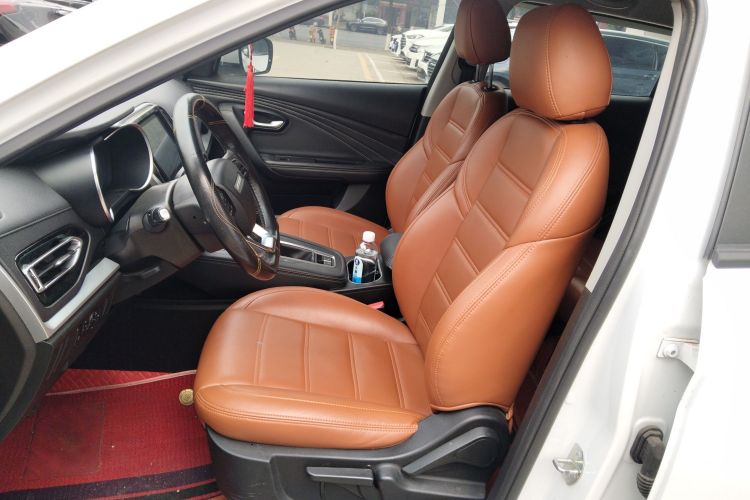 捷途X70M 2021款 1.5T DCT豪华伙伴型 5座中控内饰19