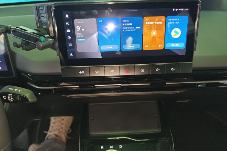 名爵 MG4 EV 2022款 425km 豪华版中控内饰16