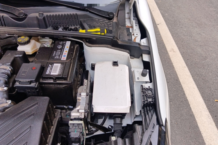 吉利汽车 帝豪 2025款 第4代 1.5L CVT尊贵型局部细节9007