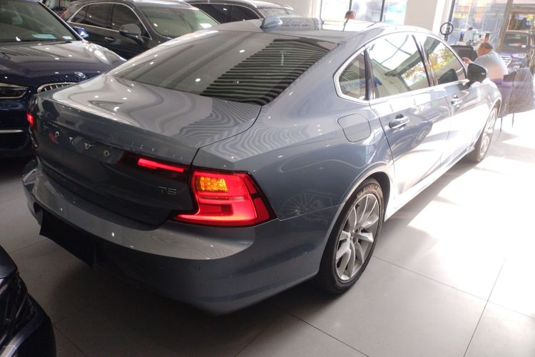 沃尔沃S90 2017款 T5 智远版车身外观6002