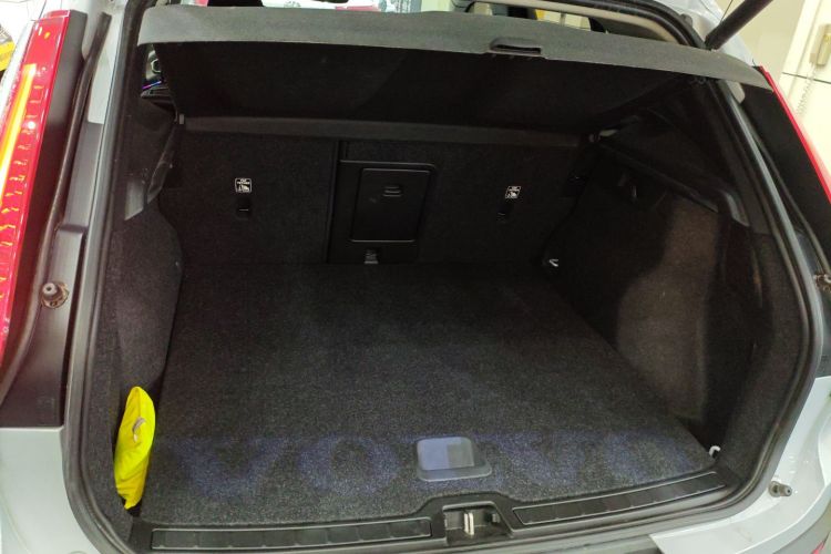 沃尔沃XC40 2020款 T4 四驱智远豪华版机舱底盘23