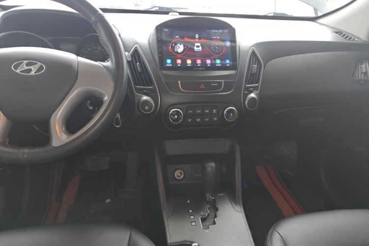 北京现代ix35 2015款 2.0L 自动两驱舒适型 国V中控内饰16