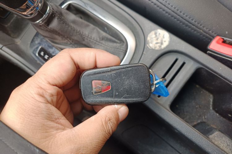 荣威360 2018款 PLUS 1.5L 自动尊享版中控内饰11