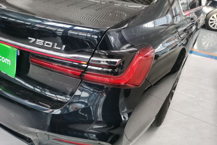 宝马7系 2019款 改款 730Li M运动套装车身外观9