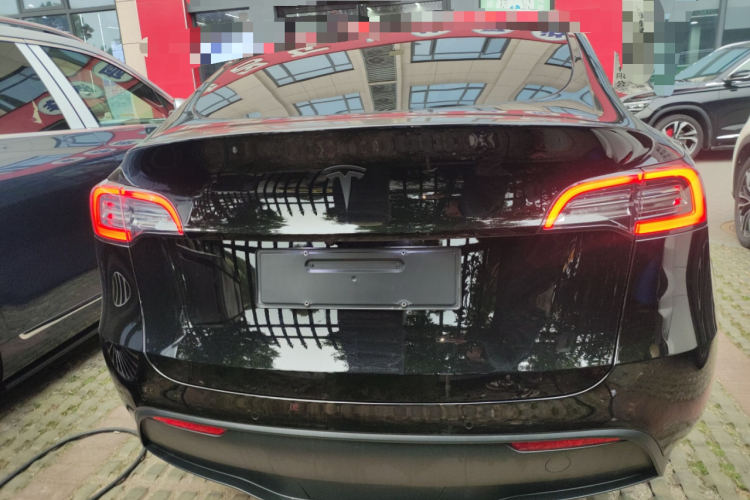 特斯拉 Model Y 2022款 后轮驱动版车身外观6004