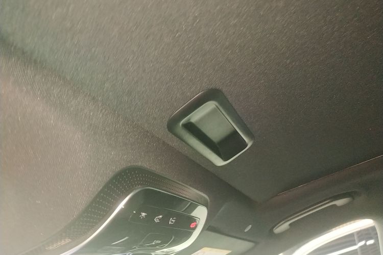 奔驰C级 2023款 改款 C 200 L 运动版中控内饰22