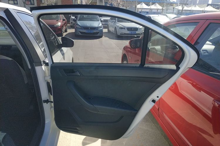 大众 桑塔纳 2019款 1.5L 手动风尚版 国VI中控内饰45