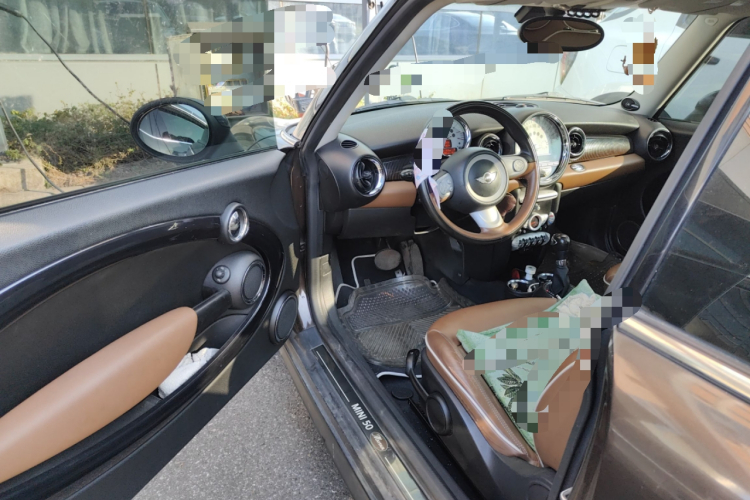 MINI 2010款 1.6L COOPER 50 Mayfair中控内饰20