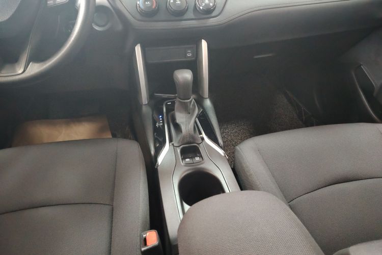 丰田 卡罗拉锐放 2023款 2.0L 先锋版中控内饰18