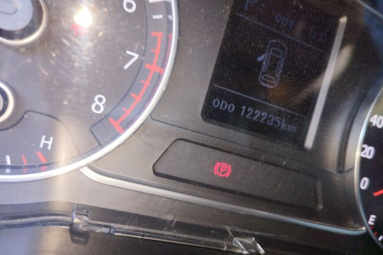 陆风X7 2015款 2.0T 全景尊贵版中控内饰15