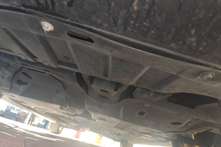 三菱 翼神 2016款 1.8L CVT黑白复刻版局部细节9008