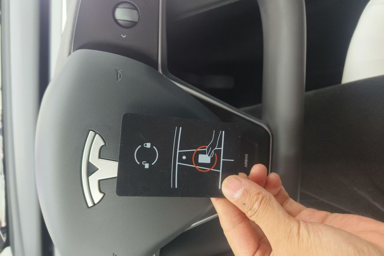 特斯拉 Model Y 2022款 改款 后轮驱动版中控内饰7001