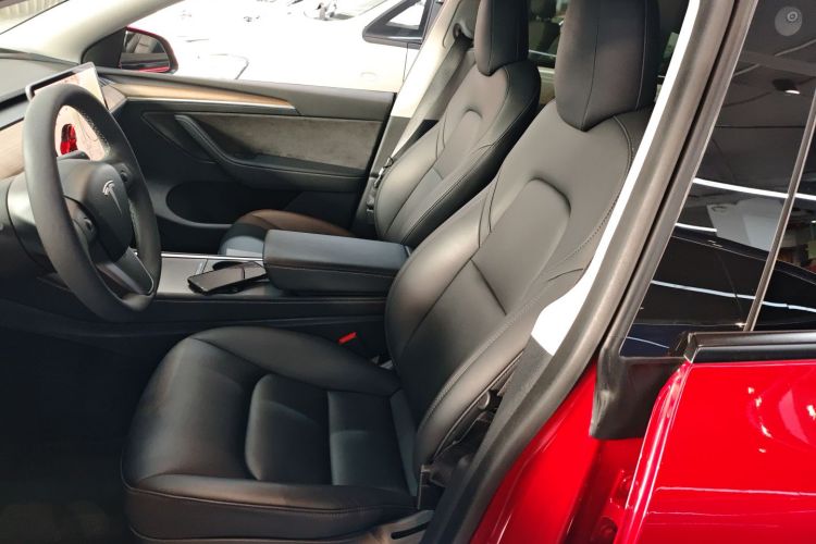 特斯拉 Model Y 2021款 长续航全轮驱动版 3D7局部细节19