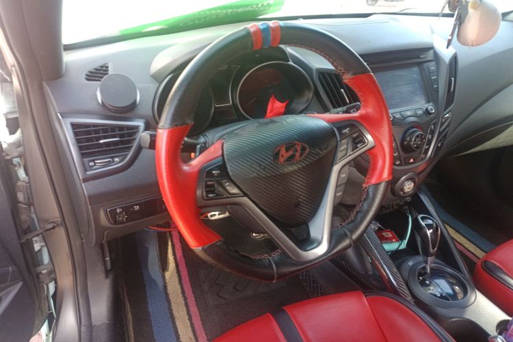 现代 Veloster飞思 2012款 1.6T 自动尊享版局部细节13