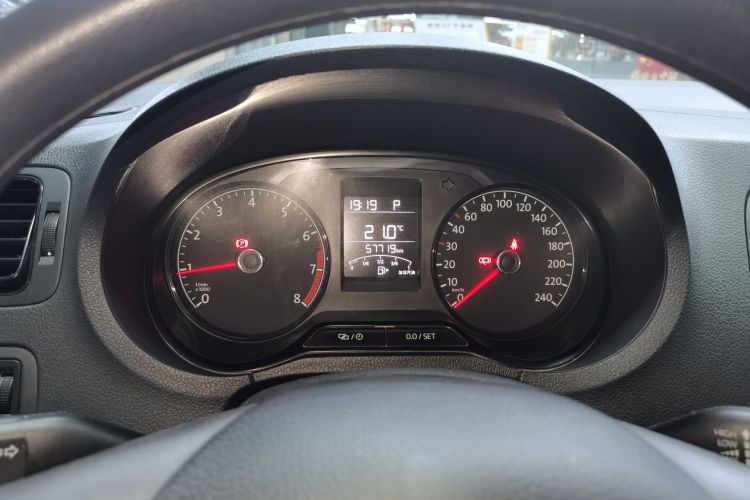 大众 Polo 2016款 1.4L 自动风尚型中控内饰14