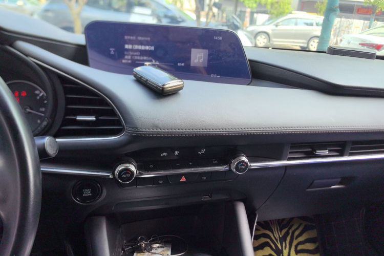 马自达3 昂克赛拉 2020款 2.0L 自动质雅版中控内饰16
