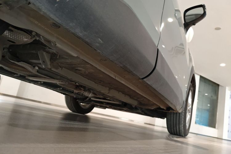 丰田 卡罗拉锐放 2023款 2.0L 精英版局部细节9001