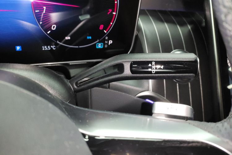 奔驰GLC 2024款  改款 GLC 260 L 4MATIC 豪华型 5座中控内饰18