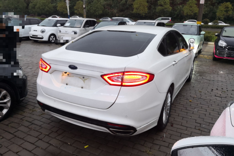 福特 蒙迪欧 2013款 2.0L GTDi200时尚型车身外观7