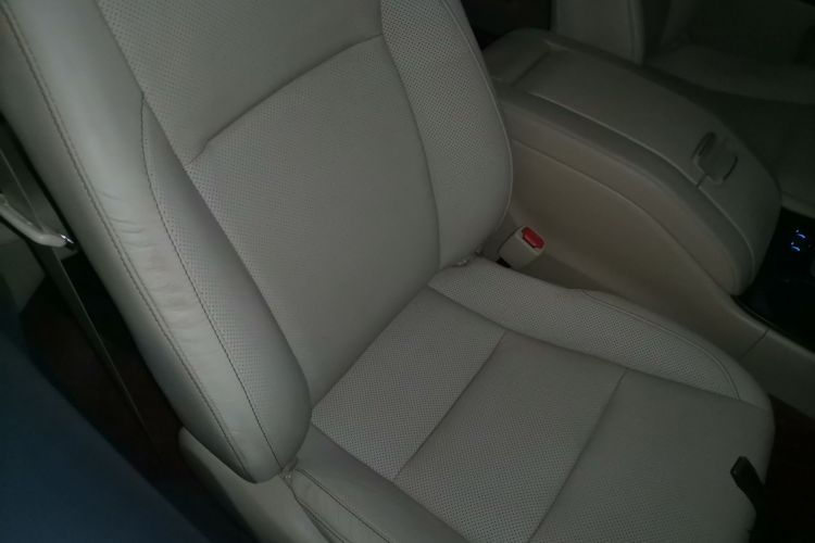 丰田 汉兰达 2015款 2.0T 四驱豪华版 7座局部细节41