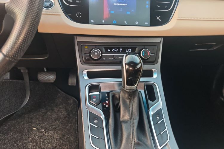 吉利汽车 帝豪 2018款 1.5L CVT豪华型中控内饰18