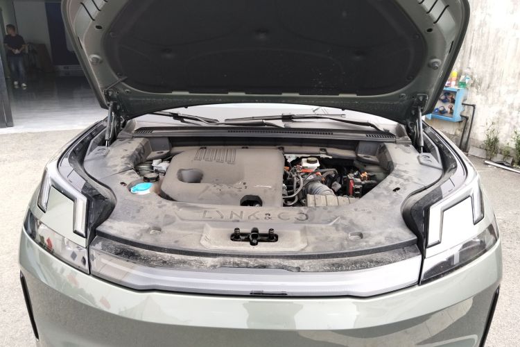 领克08 EM-P 2023款 220km 四驱性能Halo机舱底盘24