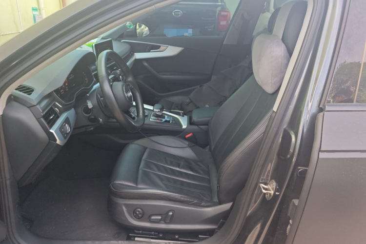 奥迪A4L 2019款 40 TFSI 时尚型 国VI中控内饰19