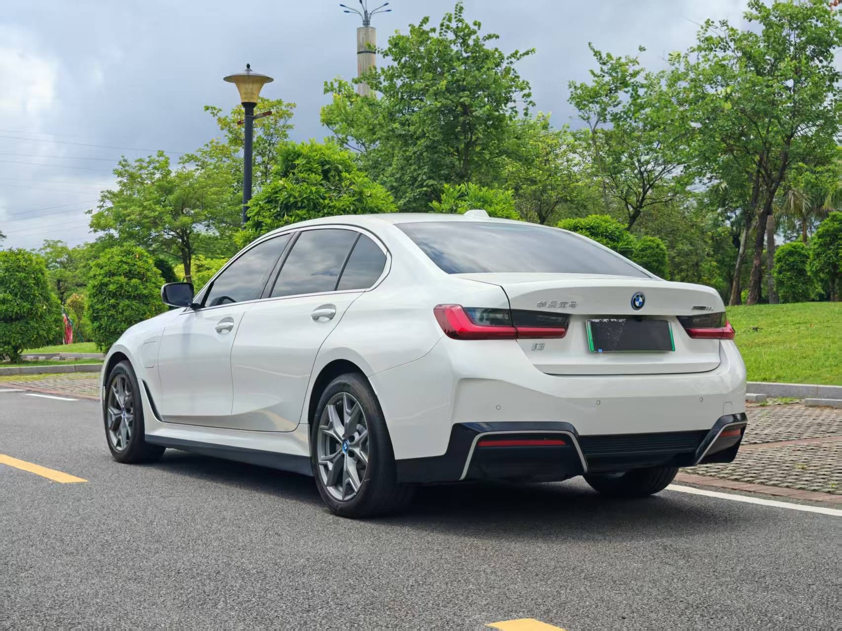 宝马i3 2024款 eDrive 35 L