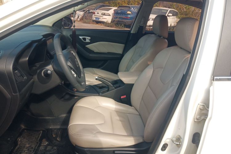 广汽传祺 传祺GA3S视界 2014款 1.6L 自动豪华ESP版中控内饰19