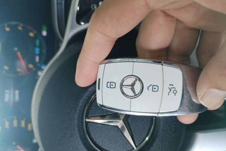 奔驰GLE轿跑 2020款 GLE 450 4MATIC 轿跑SUV 时尚型中控内饰7001