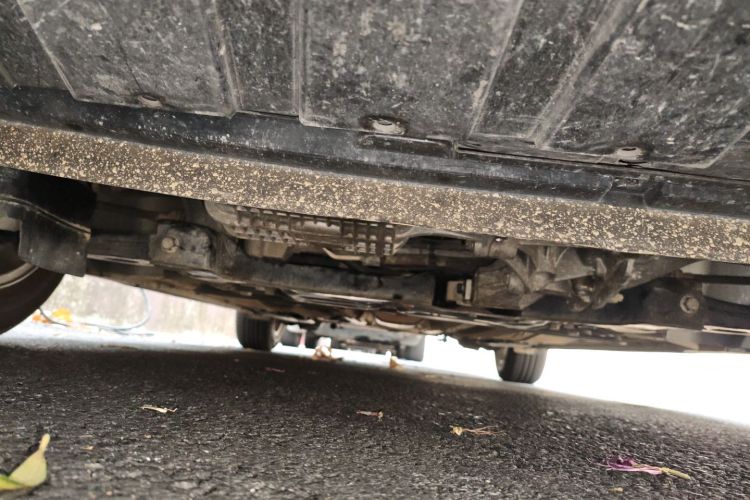 福特 福克斯 2015款 三厢 1.6L 自动舒适型局部细节9008