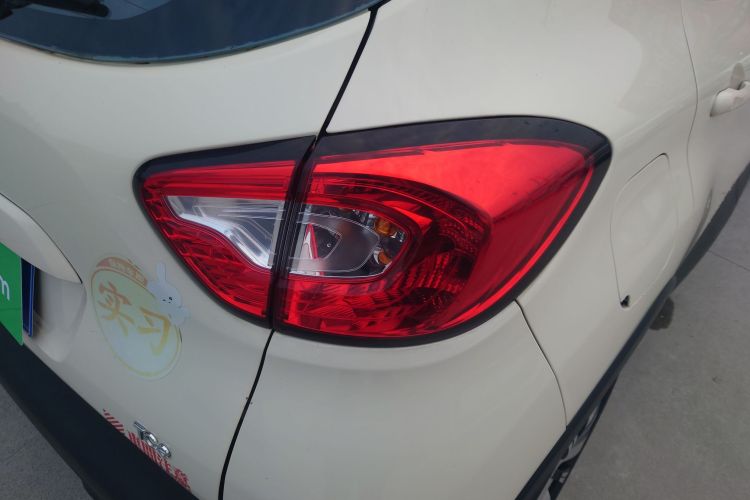 雷诺 卡缤 2015款 1.2T 自动标准版车身外观9