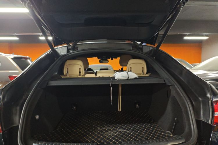 奔驰GLE轿跑 2018款 GLE 320 4MATIC 轿跑SUV机舱底盘23