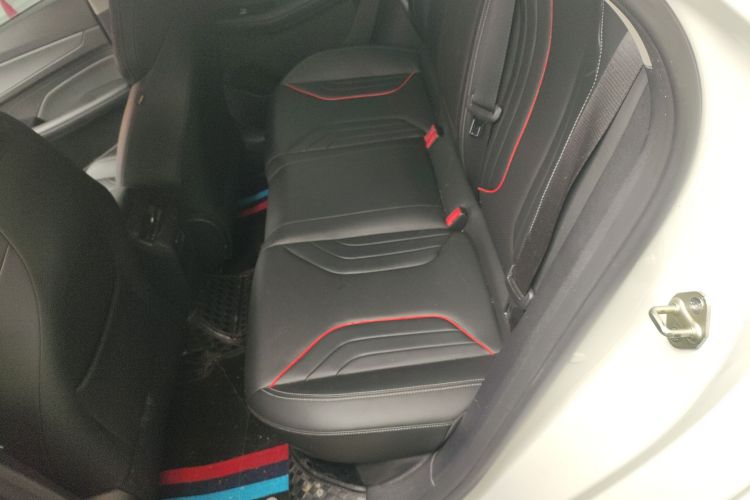 吉利汽车 2022款 缤瑞COOL 1.5T DCT电掣版中控内饰21