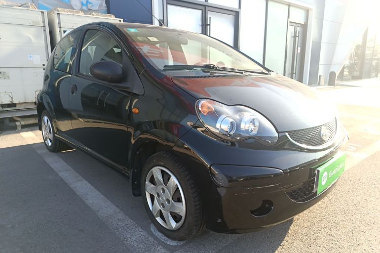 比亚迪F0 2012款 1.0L 悦酷型车身外观3