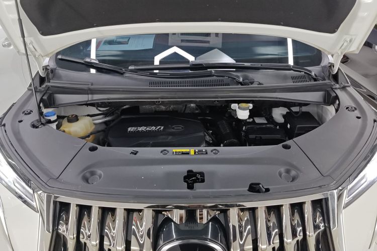 广汽传祺 传祺M8 2023款 宗师系列 400T 旗舰版机舱底盘24