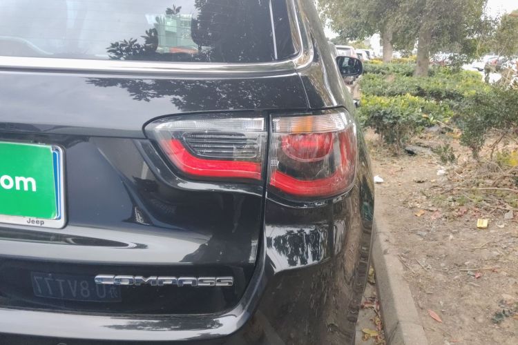 Jeep 指南者 2019款 220T 自动家享版车身外观9