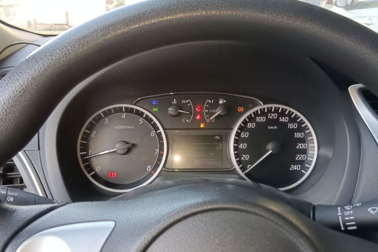 日产 轩逸 2022款 经典 1.6XE CVT舒适版中控内饰14