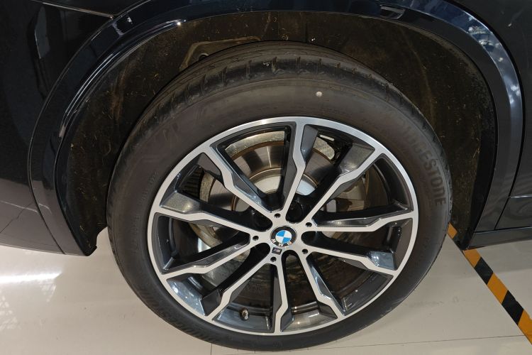 宝马X3 2023款 改款 xDrive30i 领先型 M曜夜套装车身外观6008